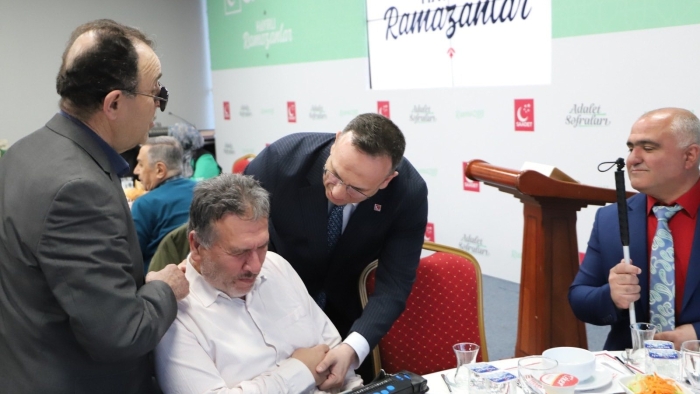 SİNAN TEKİN, SAADET PARTİSİ’NDE DÜZENLENEN İFTARDA ENGELLİ DERNEKLERİYLE BİR ARAYA GELDİ